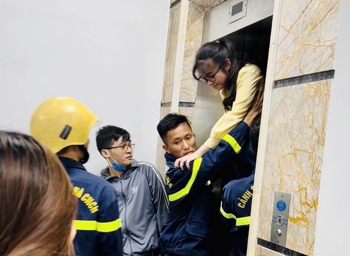 Cần chú ý đến những dấu hiệu thang máy gặp sự cố để tránh những rủi ro không đáng có