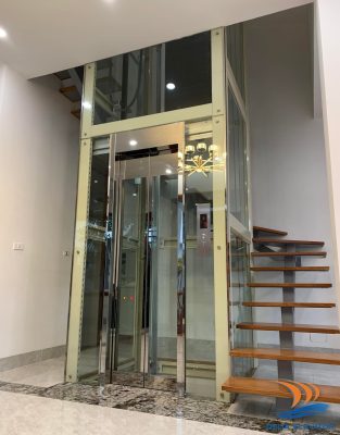 Điểm khác biệt giữa thang liên doanh và nhập khẩu là nguồn gốc sản xuất và khả năng phù hợp với ngôi nhà
