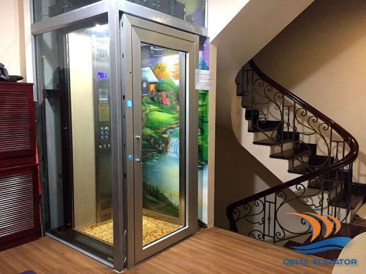 Tốc độ và độ êm giữa thang máy trục vít và cáp kéo thường khác nhau