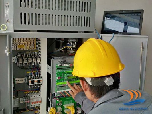 Kiểm tra kỹ chính sách bảo hành và bảo trì trước khi ký hợp đồng thang máy