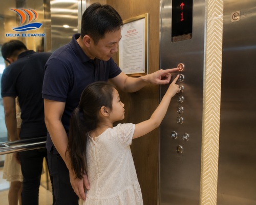 Cha mẹ hướng dẫn con cách sử dụng bảng nút bấm thang máy đúng cách