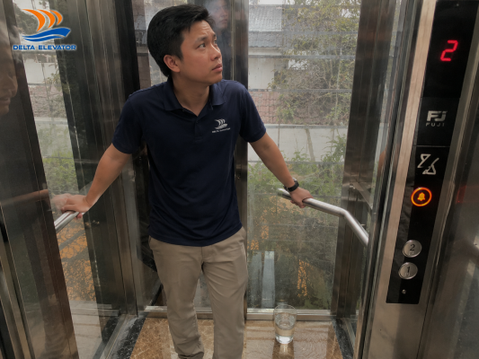 Rung lắc và tiếng ồn bất thường là dấu hiệu thang máy đang xuống cấp