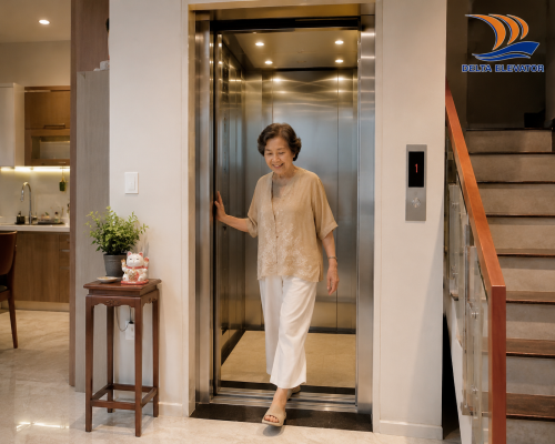 Loại cửa thang máy phù hợp giúp việc ra vào cabin thuận tiện cho mọi thành viên trong gia đình