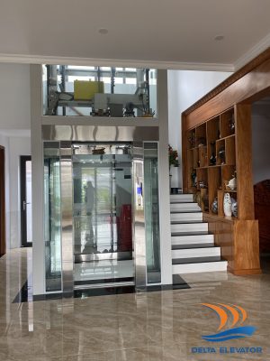 Thang máy hỗ trợ người cao tuổi và trẻ nhỏ trong biệt thự di chuyển an toàn